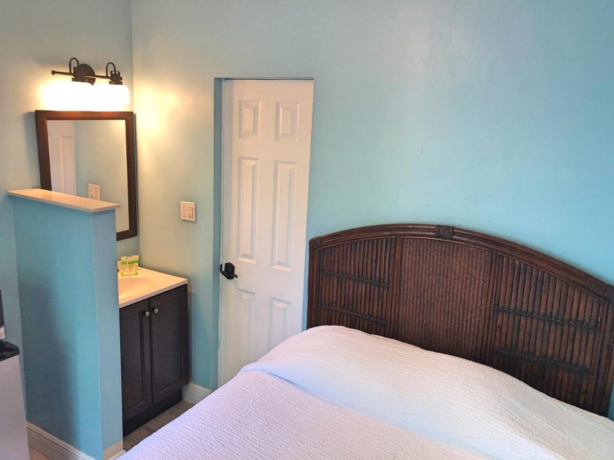 The Pelican Key Largo Cottages Экстерьер фото